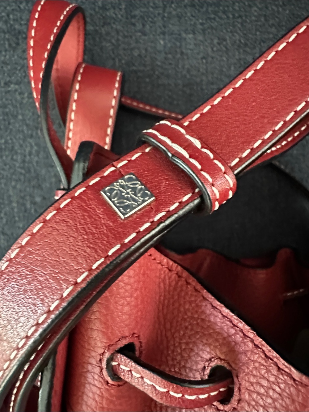 Loewe Authentic Burgundy Garnet Pebbled Leather Mini Hammock Crossbody - Picture 5 of 11